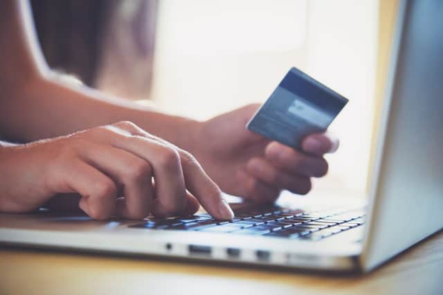 Shop online recommended instead of going to the store (photo: Adobe)