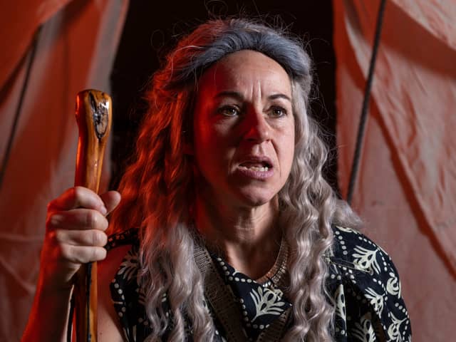 Hecuba (Hannah Grainger Clemson)
