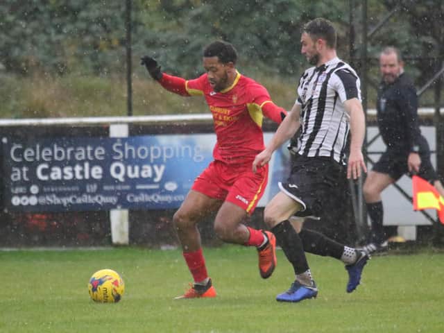 Banbury United's match-winner Jaanai Gordon goes on the attack again against St Ives Town. Photo: Steve Prouse