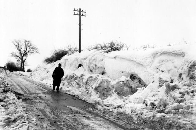High banked snow on Eccup Lane, five days after ploughing.