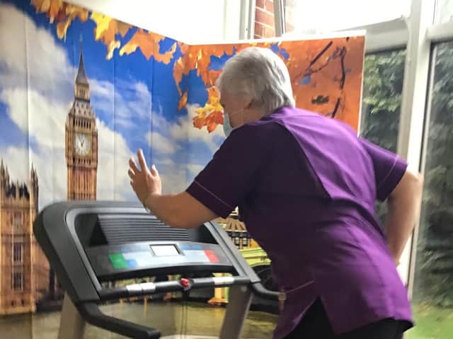Cheered on by residents, the care team at Anchor’s The Ridings in Calder Close took part in the Virtual London Marathon with staff collectively running 26.2 miles on a treadmill.