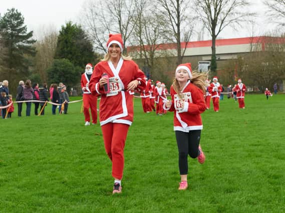 Santa Fun Run for Katharine House Hospice (photo credit Modern Parlance)