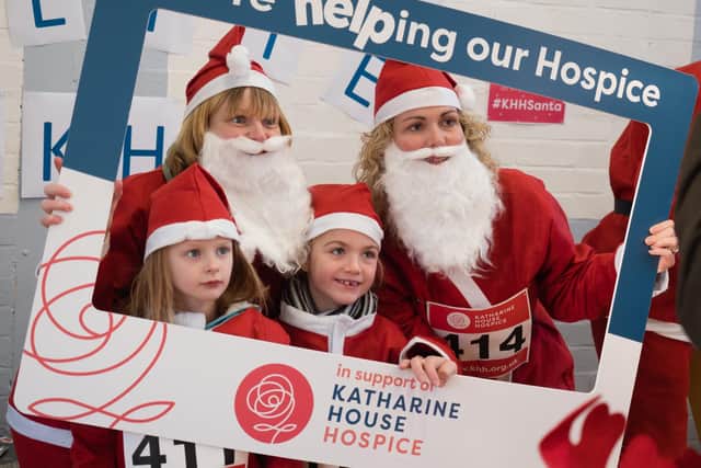 Santa Fun Run 2019 for Katharine House Hospice (photo credit Modern Parlance)