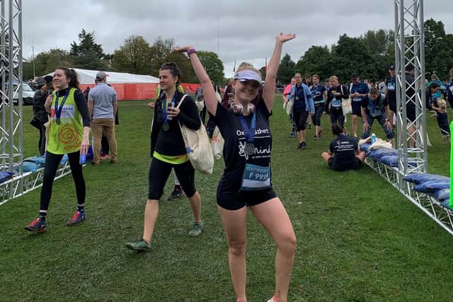 Amy Robinson supports Oxfordshire Mind during the Oxford Half Marathon