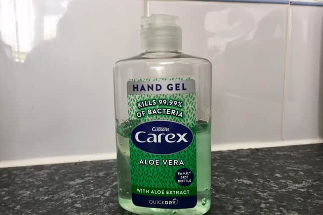 Hand sanitiser and hand gel