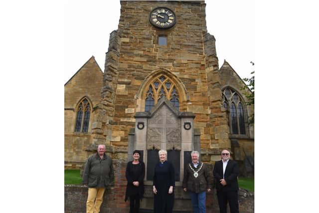 More people in Shipston will be able to pay their respects to the fallen on Remembrance Sunday thanks to a big screen which will show the service live.
(Pictured: Mike Wells, Helen Morgan (Shipston town clerk), Revd Sarah Edmonds (Rector at St Edmund’s), Cllr Ian Cooper and Glyn Slade.
