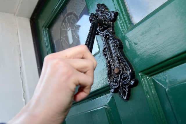 Residents are warned to be aware of 'Nottingham knockers' who are doing the rounds of north Oxfordshire villages scoping out properties to burgle