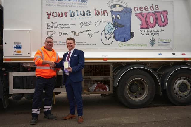 Cherwell District Council Waste Collection Loader Dave Young is recognised by his supervisor Ian Upstone for helping a Banbury woman in need (photo from Cherwell District Council)