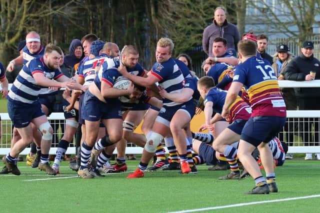 Ian Isham heading for the line for Banbury in their top-of-the-table game at Oxford Harlequins      Picture by Simon Grieve