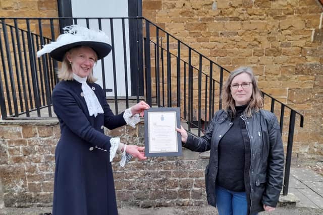 Mrs Amanda Ponsonby, High Sheriff of Oxfordshire, presented the award to Michelle Dix, a volunteer with the Hooky Neighbours group on Wednesday April 7, her last full day in office.