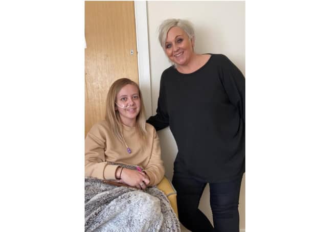 Karen Evans and her daughter Maisie, who is undergoing treatment for her mental health and anorexia (Image from the Evans family)