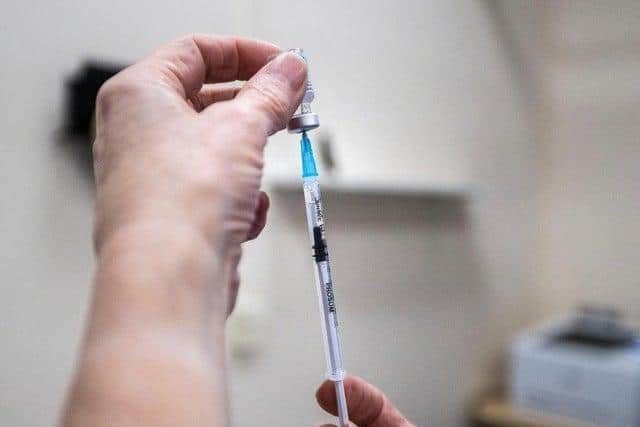 Calls for young people to get Covid vaccination after rise in positive cases across Oxfordshire (File Banbury Guardian image)