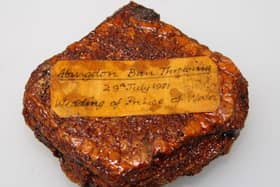 The bun, preserved with a coat of varnish, bears the label ‘Abingdon Bun Throwing 29th July, 1981 Wedding of Prince Wales’. (Image from Hanson Holloway’s Ross auction house)
