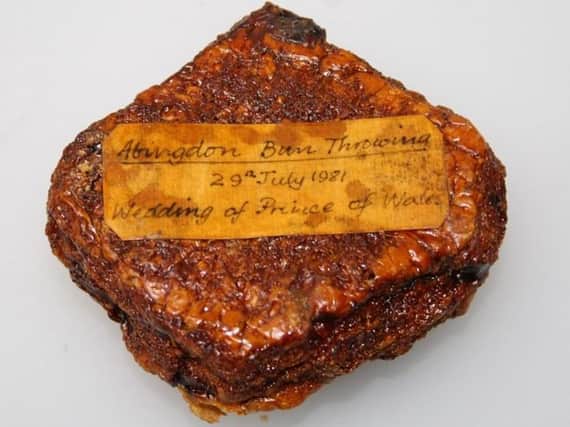 The bun, preserved with a coat of varnish, bears the label ‘Abingdon Bun Throwing 29th July, 1981 Wedding of Prince Wales’. (Image from Hanson Holloway’s Ross auction house)