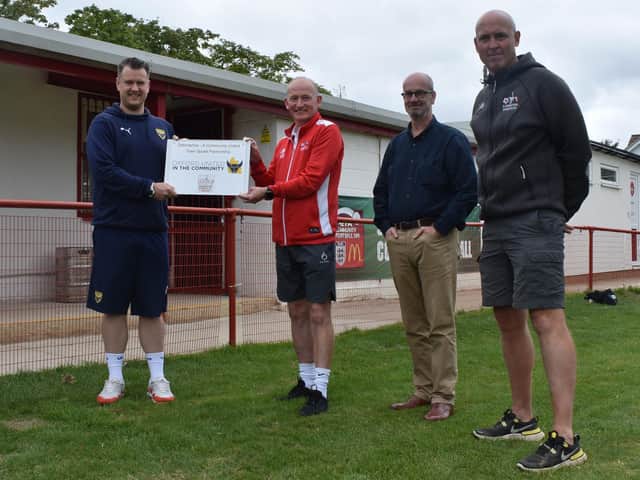 Oxford United in the Community’s new countywide delivery has been marked by the presentation of a plaque at Easington Sports Football Club in Banbury. (Pictured: L-R Chris Lowes, Vinnie Halsall, Nick Paladina (Step Change) and Jamie Hunter, Easington Sports FC Secretary.)