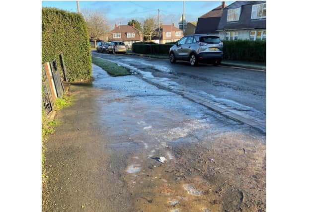 Banbury Town Cllr Mark Cherry has announced road works are underway to fix a stream of water causing safety issues for a road town - Mold Crescent. (Image from Cllr Cherry)