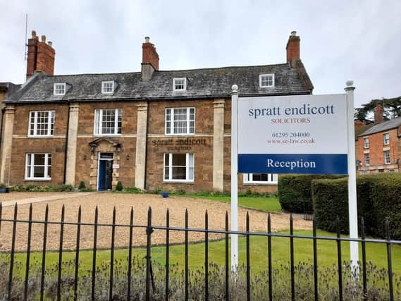 Spratt Endicott Solicitors, based on South Bar Street in Banbury, are celebrating the qualification of two solicitors through their successful trainee solicitor programme and the arrival of two new trainees who join the programme.