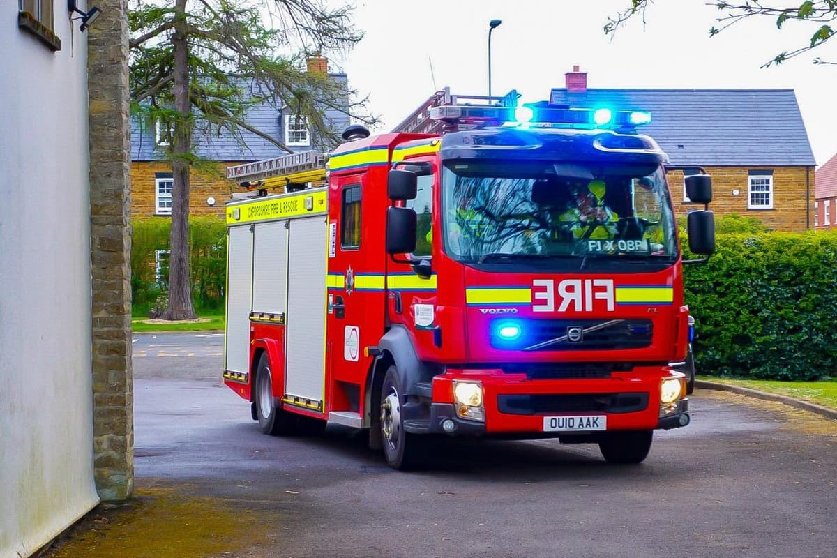 Oxfordshire firefighters vote in favour of strike action in response to ...