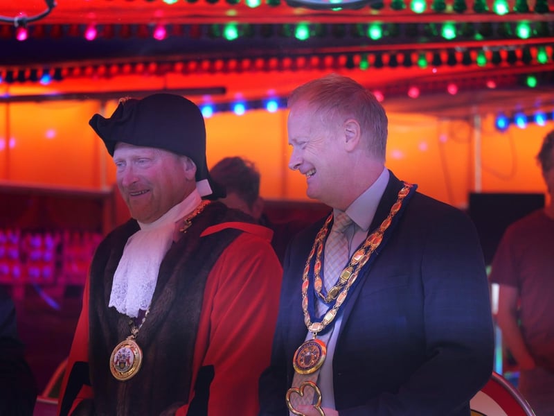 Banbury Town Mayor Mark Cherry and Cherwell District Council chair Cllr Nigel Simpson.