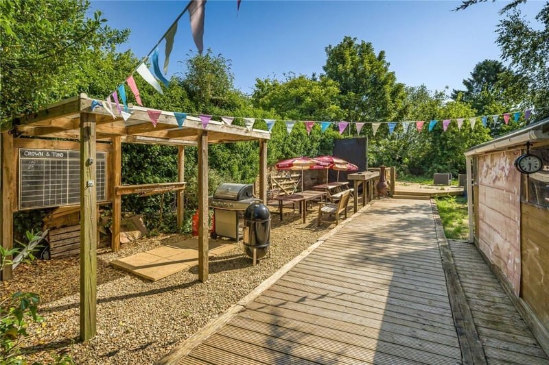The garden is an ideal place for barbecues and garden games.