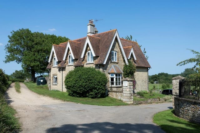 The Gate House has a kitchen and breakfast room, sitting room, snug, study and ground floor family bathroom and five bedrooms on the first floor.