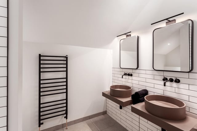 Two of the properties bedrooms feature en suite bathroom facilities.