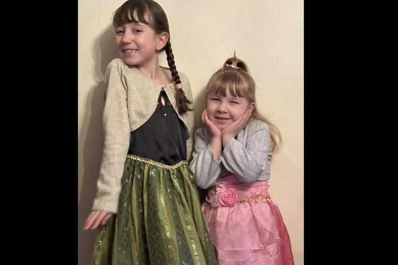 Layla (9) as Queen Anna and Phoebe (4) as Princess Aurora.