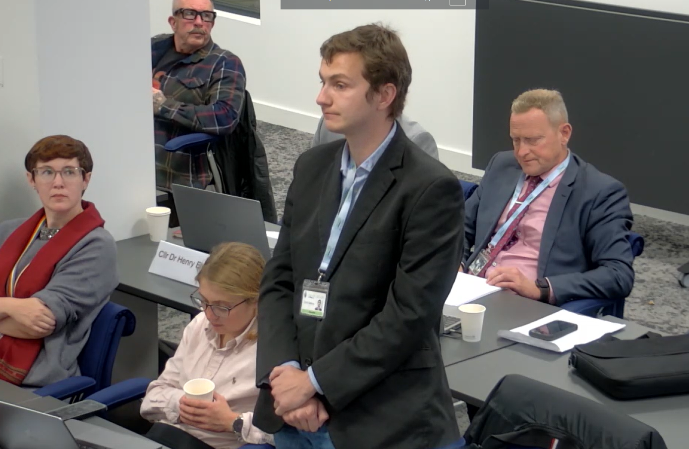 ‘Hate isn't welcome here’: District council for Banbury passes motion to ...