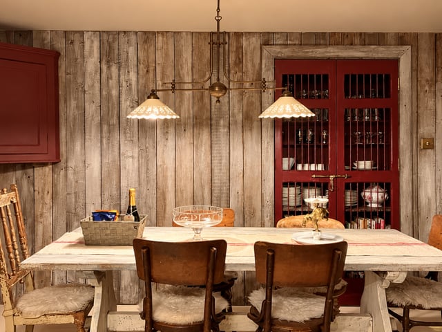 The dining area.