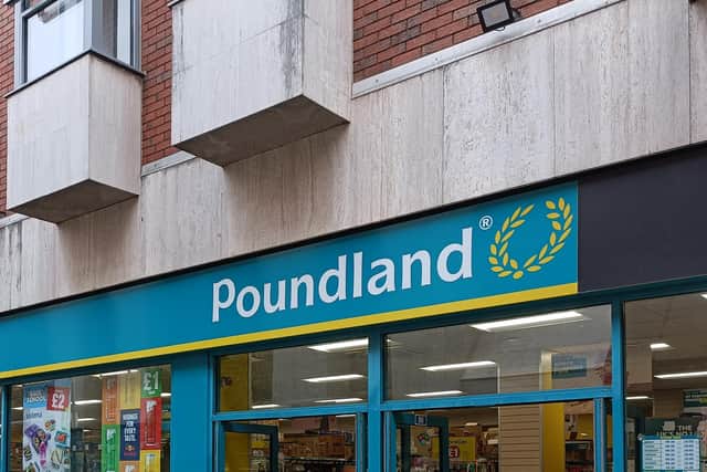 Banbury Poundland employee went above and beyond the call of duty when she chased running bag snatcher through town centre.