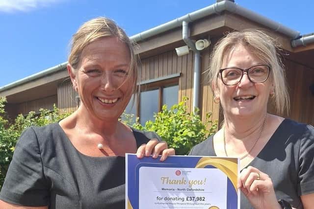 North Oxfordshire crematorium has handed over a donation of £38,000 to Katharine House Hospice