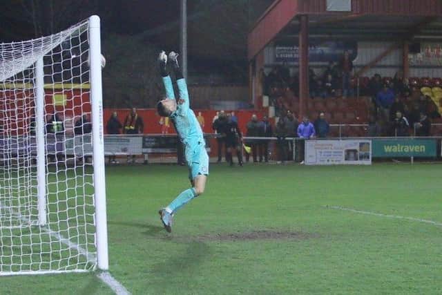 Banbury United were out of luck as they struck the crossbar in stoppage-time during Tuesday's 0-0 draw with Curzon Ashton. Picture by Simon Grieve