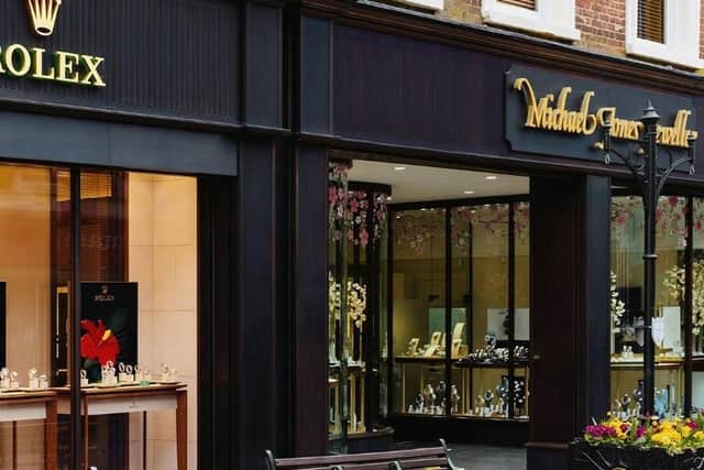 Police have appealed for witnesses following a break-in at Michael Jones Jewellers in Banbury.