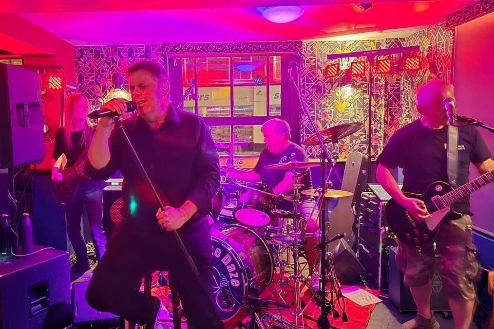 Musikkritik: Banbury-Band Cold Blue Daze live im The Coach and Horses