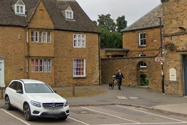 The Friends Meeting House is through a gate in the old wall between Church House, Horsefair and the People's Park