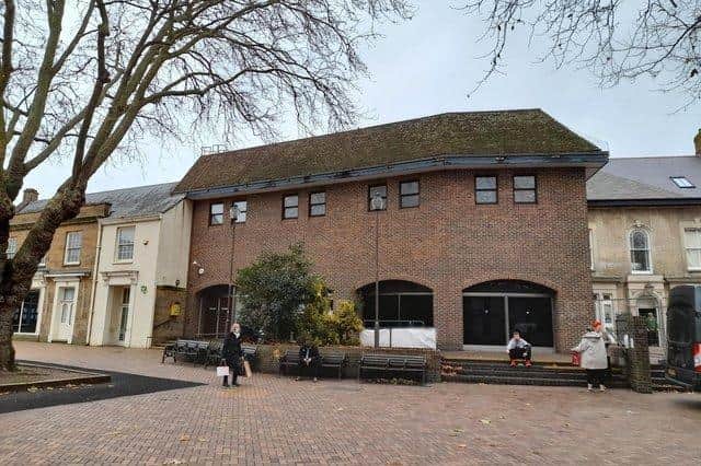 Plans to relocate the Banbury Library to the former M&S building at Castle Quay Shopping Centre have been approved by Cherwell District Council.