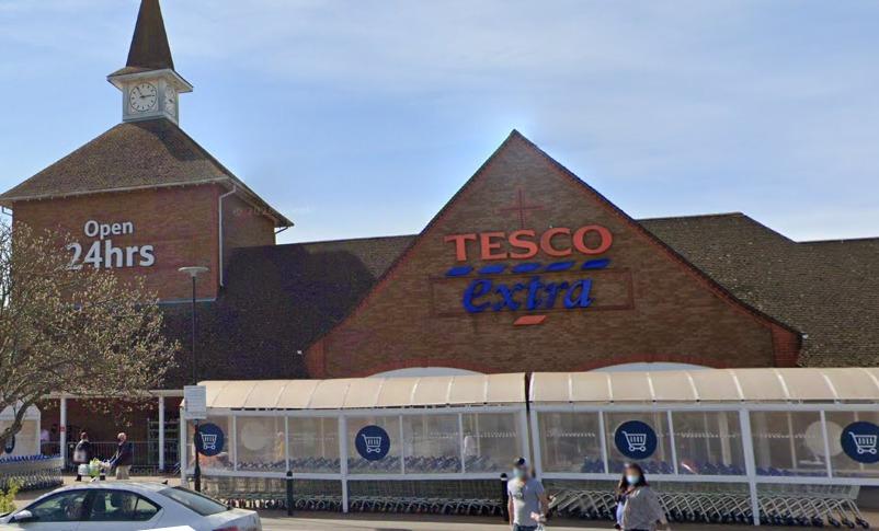 Banbury's Tesco stores could face 'empty shelves' as staff are balloted ...