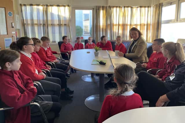 During her visit, Victoria Prentis discussed a range of issues with the pupils at Bloxham CE Primary School.