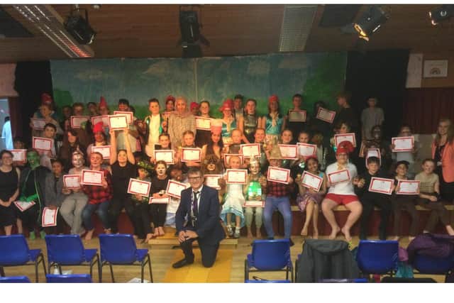 The Year 6's leaving performance of The Wizard of Oz coincided with the headmaster retirement.