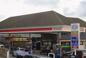 Police are appealing for witnesses following an attempted robbery at a petrol station in Chipping Norton.