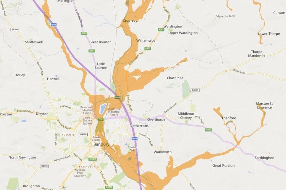 Flood alerts issued for Banbury area after heavy rain results in River Cherwell's levels rising 