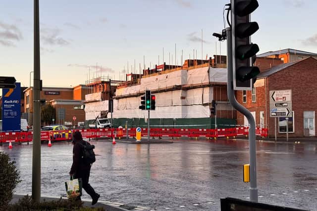 Cherwell Street has remained closed since Wednesday afternoon, when scaffolding partially collapsed at a building site, leaving two workers with serious injuries. (Credit: Jim Smith)