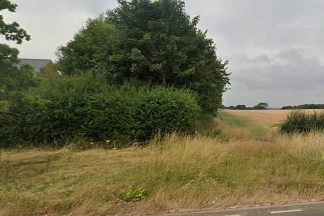The proposed site from the A4260 the Banbury Road.