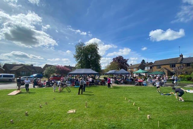Cropredy village made the most of the weather on Sunday with a get together for a picnic on the green, with a live band, fun games and children’s entertainment