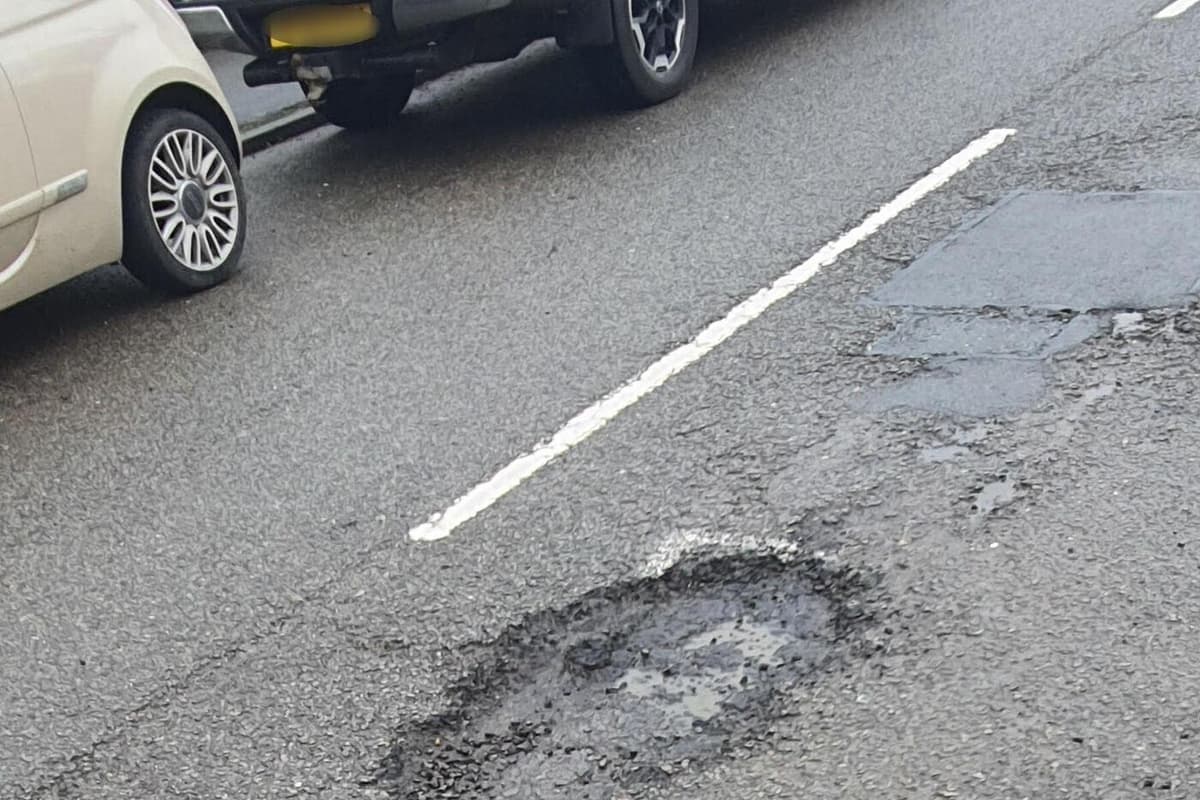 Claims that the government has delayed pothole repair in Banburyshire ...