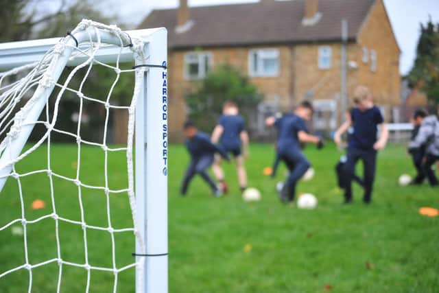 The Angus Irvine Football Programme has teamed up with Oxford United to coach youngsters at a Banbury primary school
