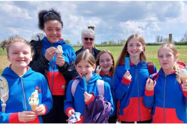 5th Banbury guides joining in the fun