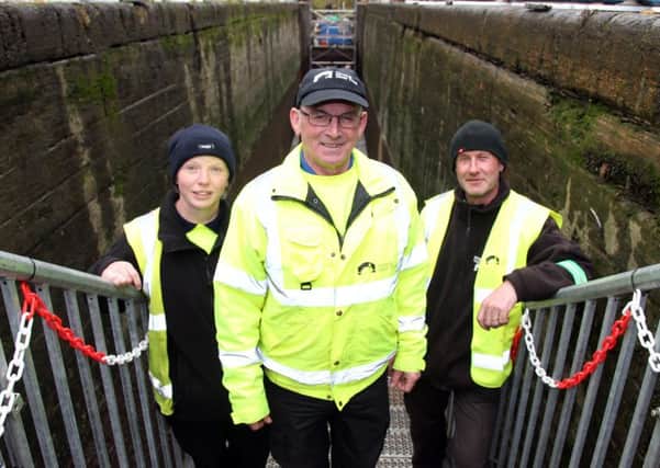 Banbury Lock open to the public whilst work is carried out on replacing new gates. Pictured, Team Leader Brendan Kavenagh, Craft Operator Rob Ingham and Apprentice Carpenter Megan Gilkes NNL-171118-201554009