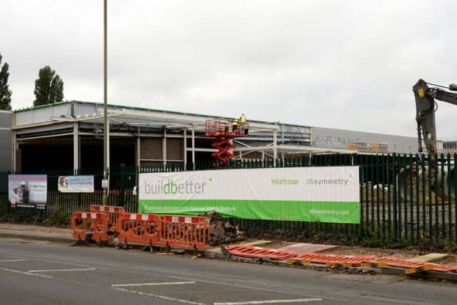 Waitrose, Banbury, under construction. NNL-170822-121022009