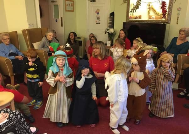 Children from the Kingsfield Nursery children bring the nativity to life at the Fairholme House care home NNL-180801-125654001